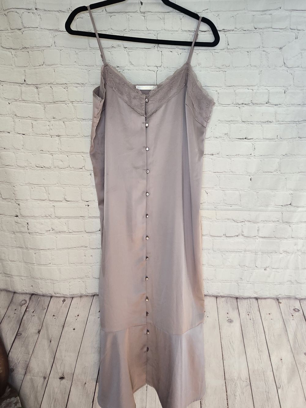 Petit Fleur Lace-trimmed slip Dress flowing flare hem feminine soft grunge Sz Lg